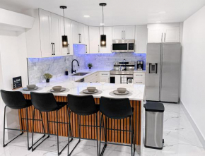 Near Beaches 3 BR Luxury Fort Lauderdale Home